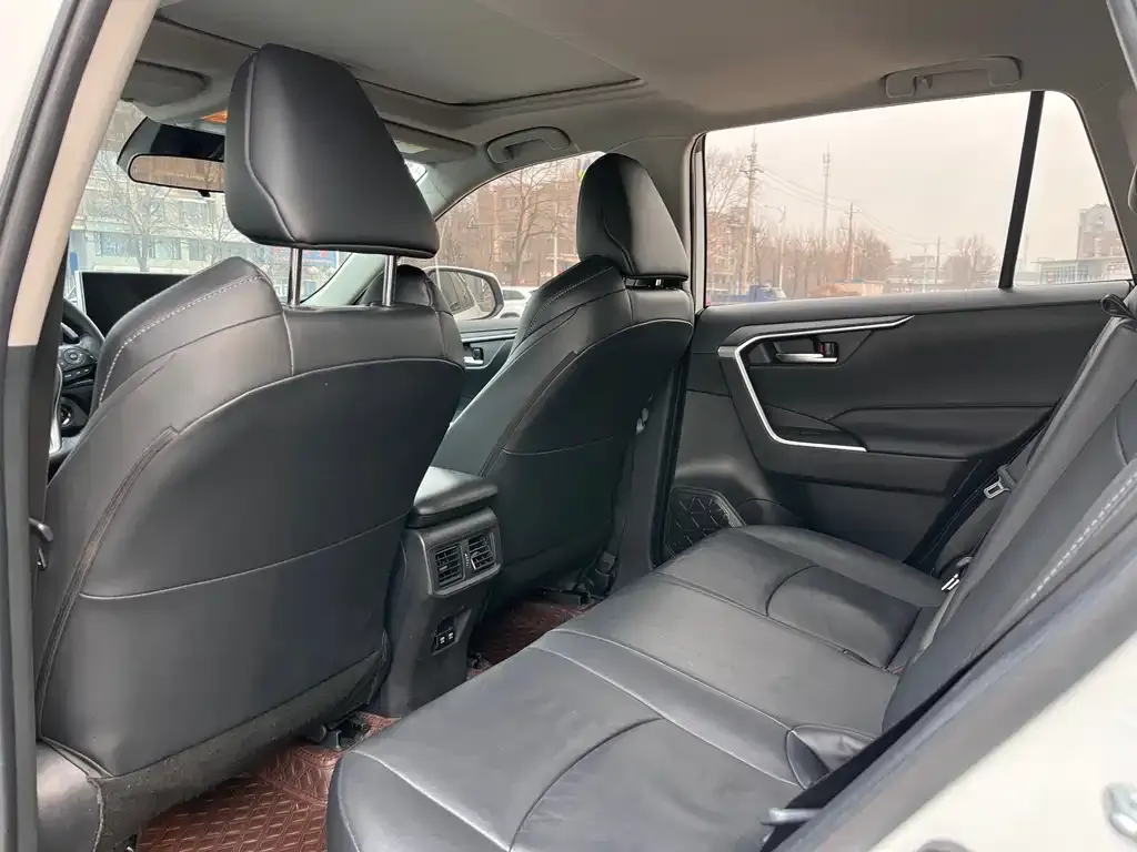 Toyota Wildlander 2021 из CN, фото 2