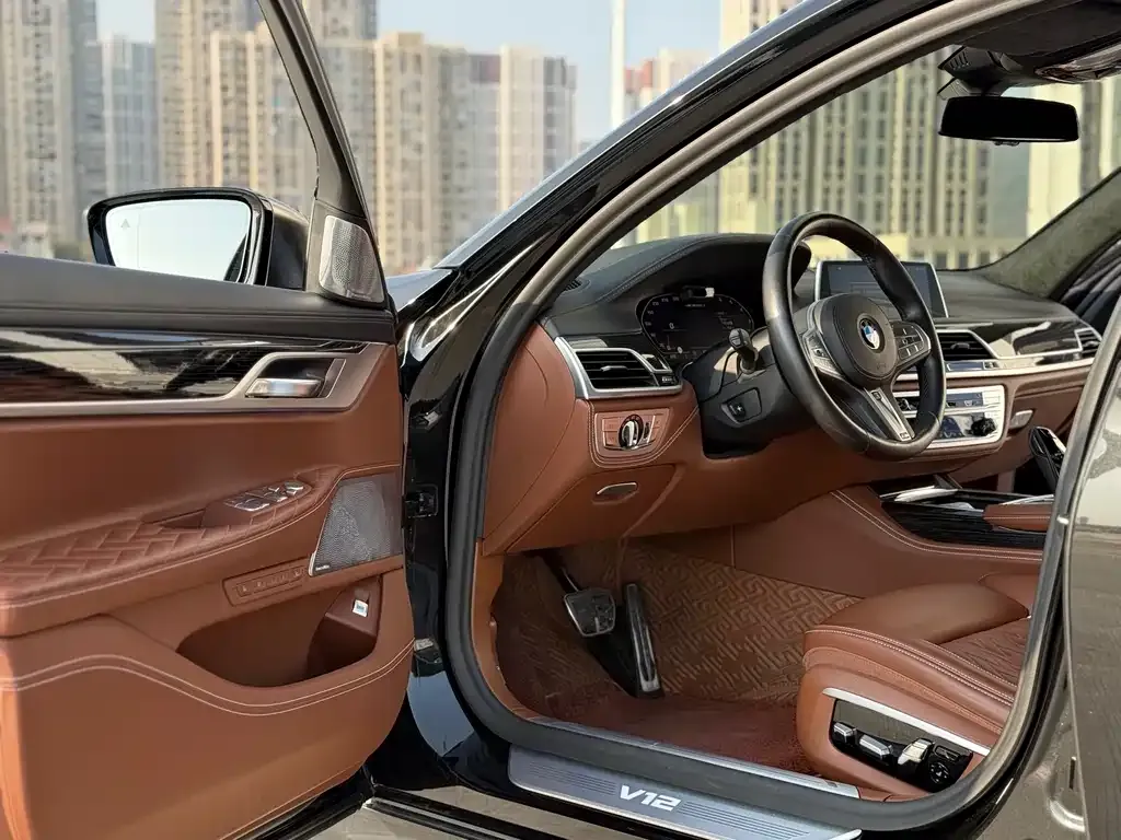 BMW 7 Series 2021 из CN, фото 3