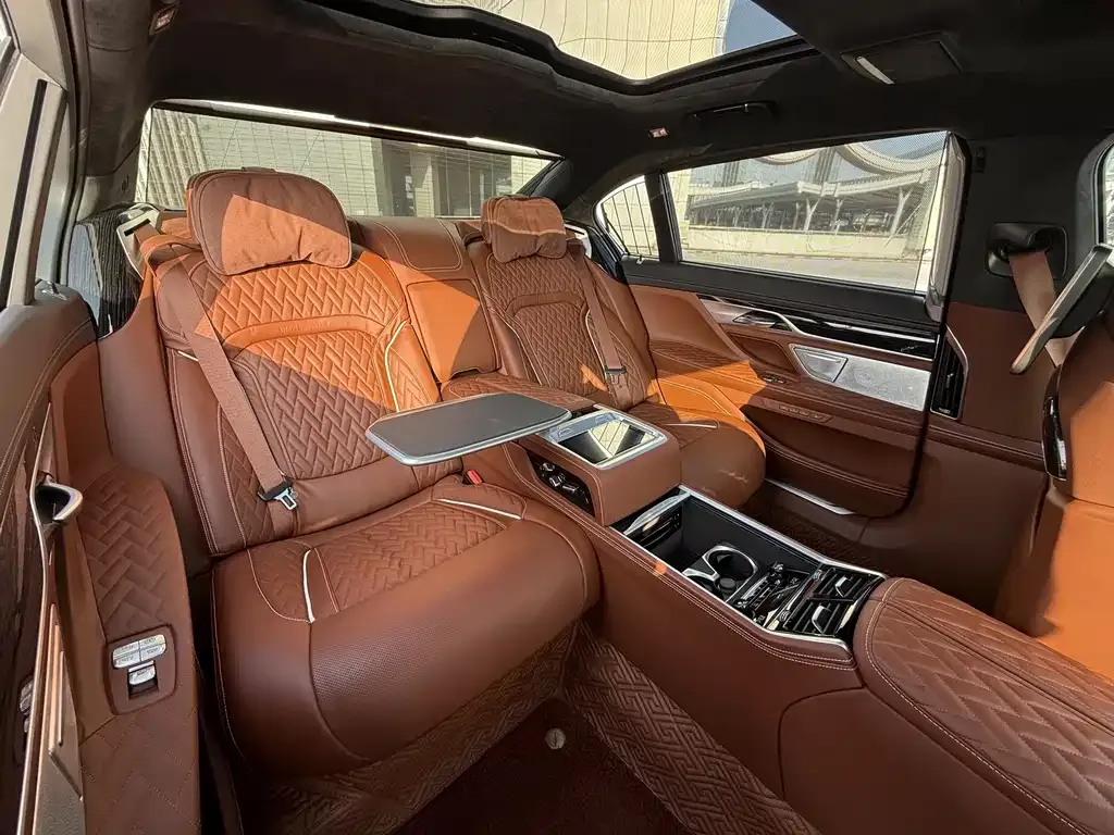 BMW 7 Series 2021 из CN, фото 5