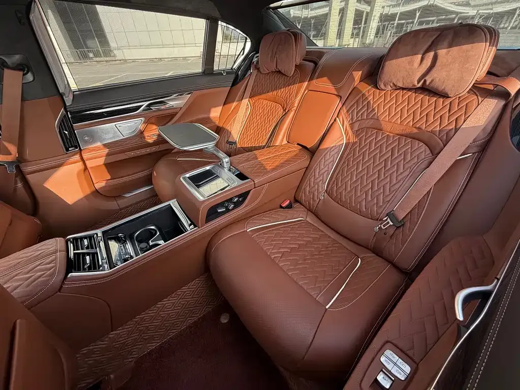 BMW 7 Series 2021 из CN, фото 6