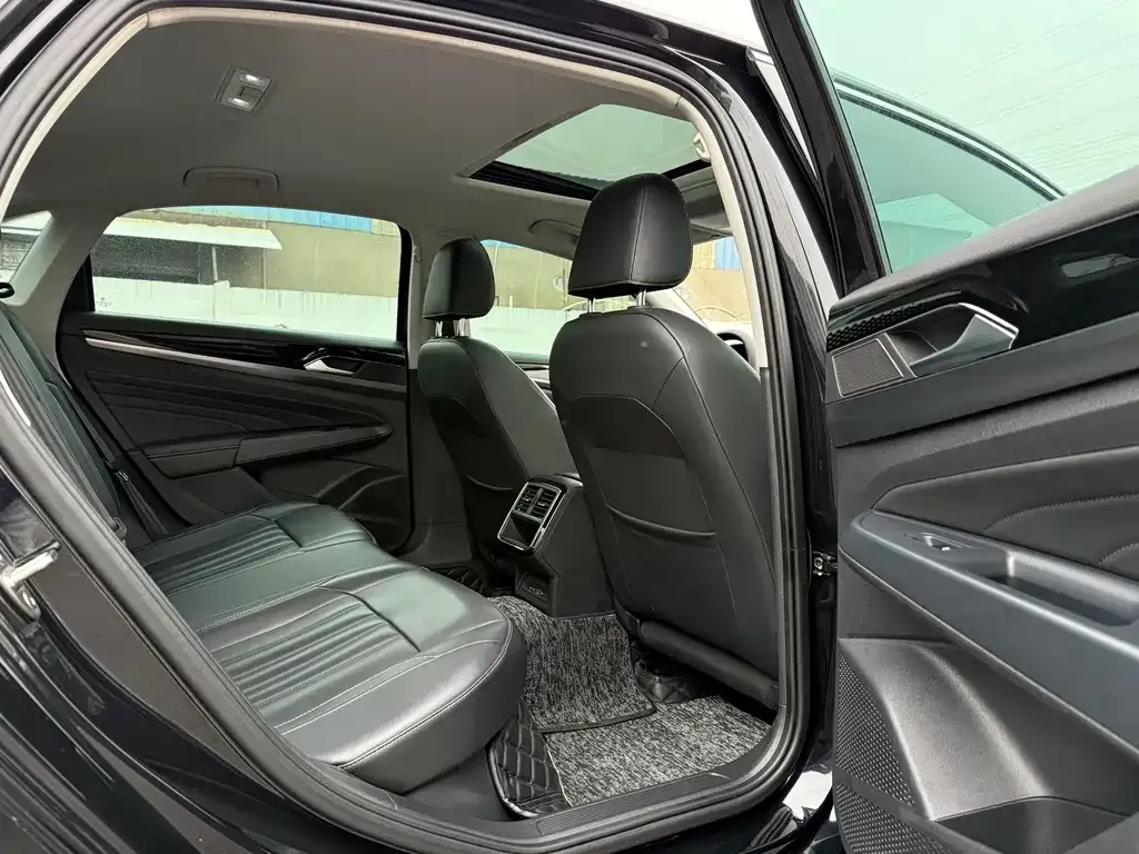 Volkswagen Passat — фото 9