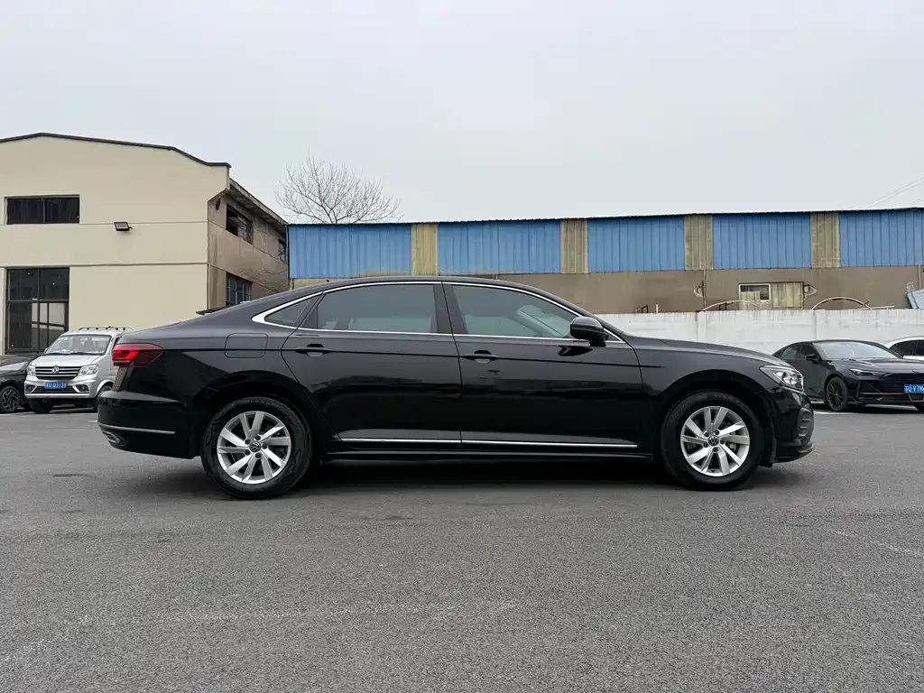 Volkswagen Passat — фото 2