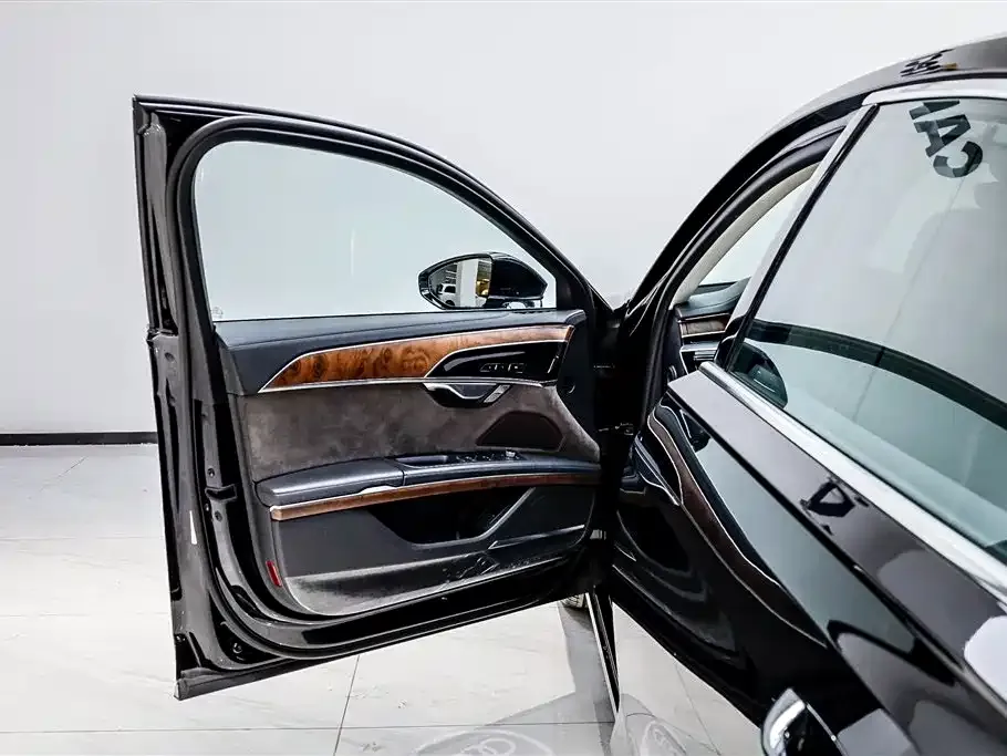 Audi A8 2022 из CN, фото 10