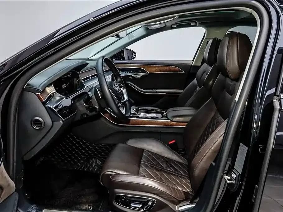 Audi A8 2022 из CN, фото 9