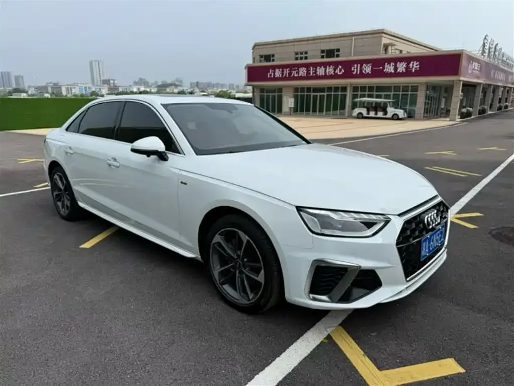 Audi A4L 2024 из CN, фото 7