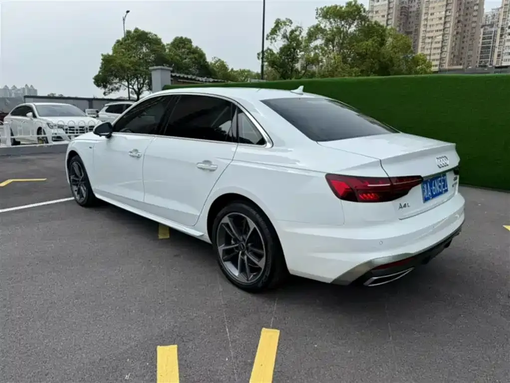 Audi A4L 2024 из CN, фото 9