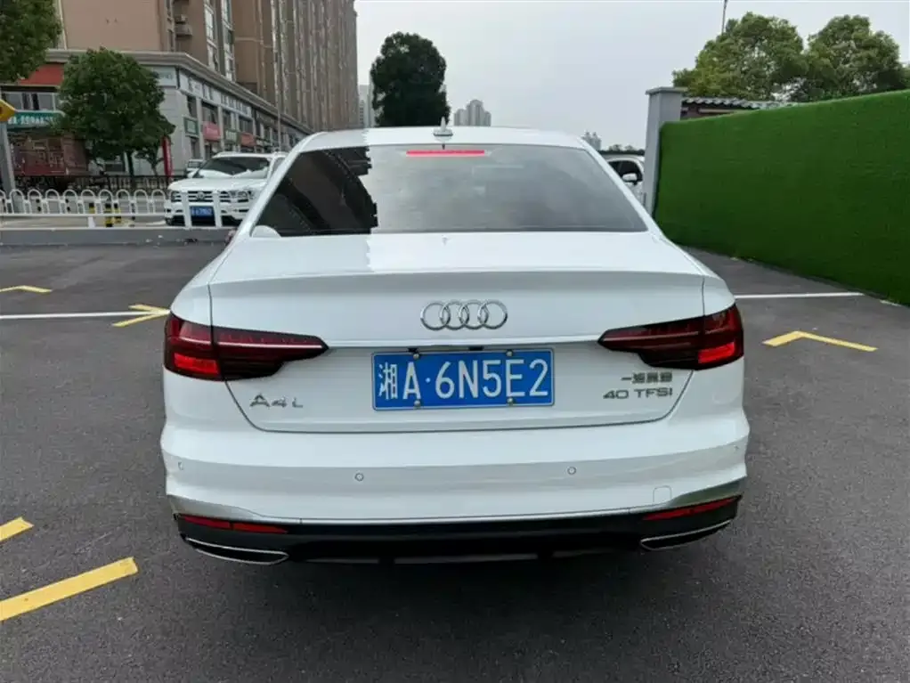 Audi A4L 2024 из CN, фото 5