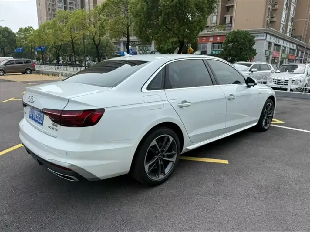 Audi A4L 2024 из CN, фото 4