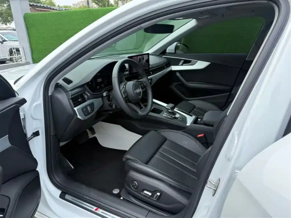 Audi A4L 2024 из CN, фото 2