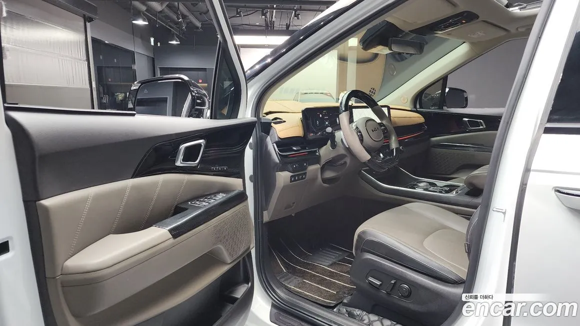 Kia Carnival — фото 10