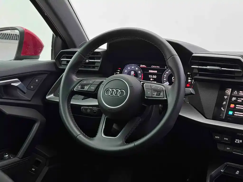 Audi A3 2023 из CN, фото 2
