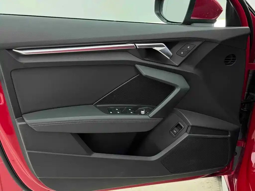 Audi A3 2023 из CN, фото 8