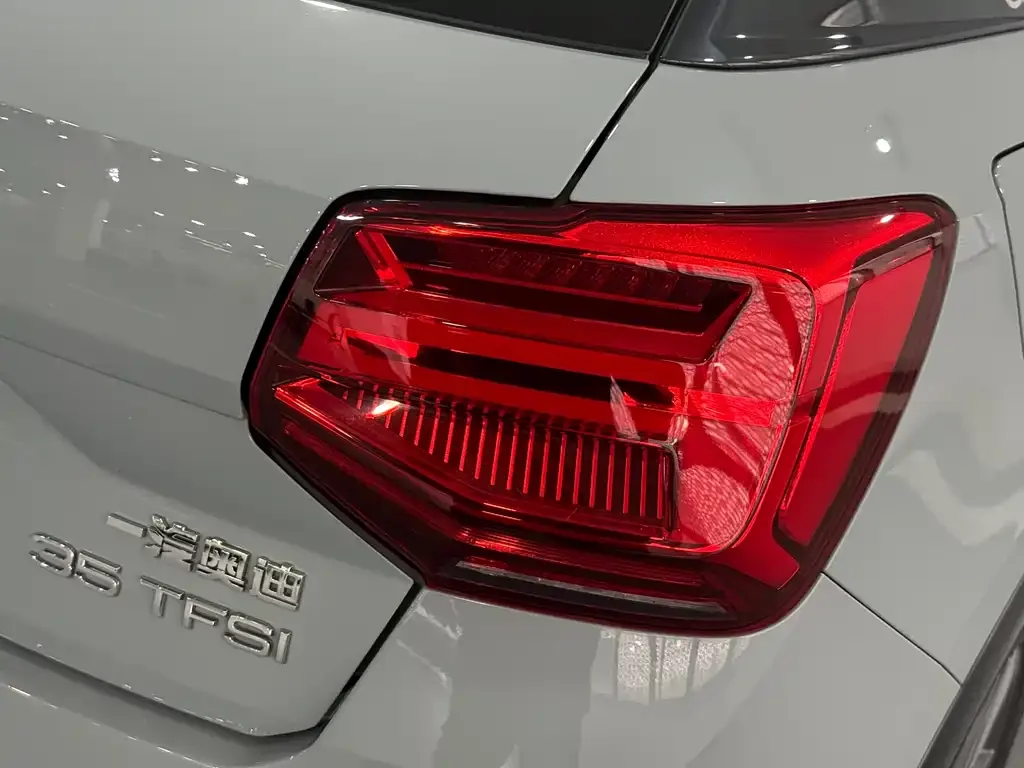 Audi Q2L 2024 из CN, фото 4