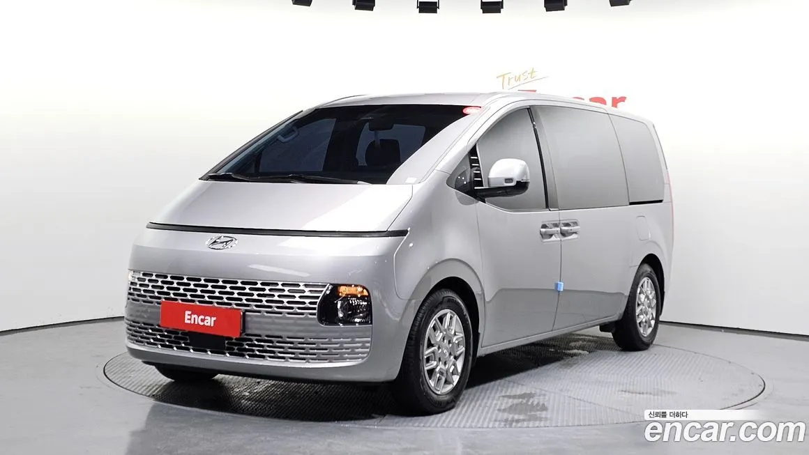 Hyundai Staria — фото 1