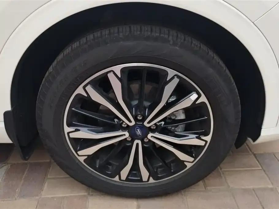 Ford Escape 2021 из CN, фото 4