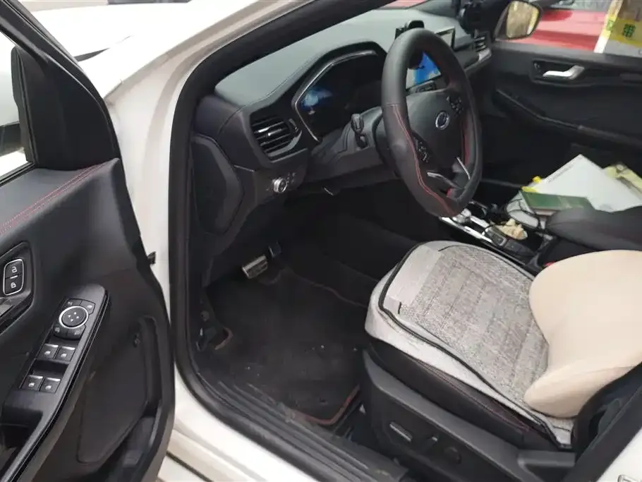 Ford Escape 2021 из CN, фото 3