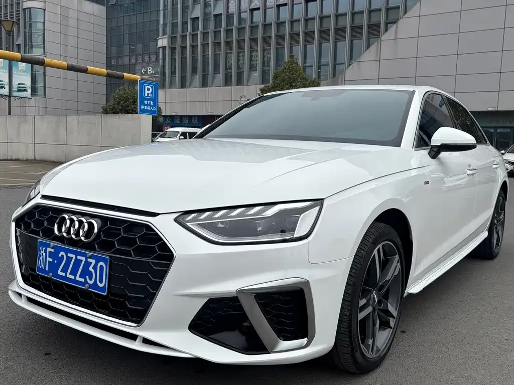 Audi A4L 2022 из CN, фото 1