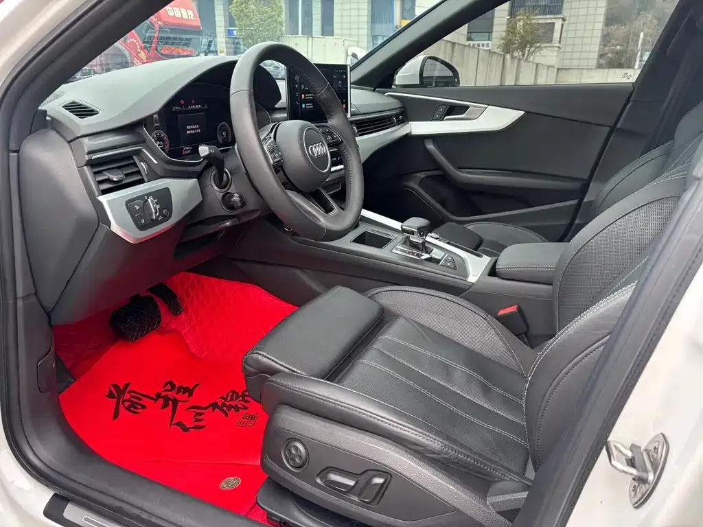 Audi A4L 2022 из CN, фото 4