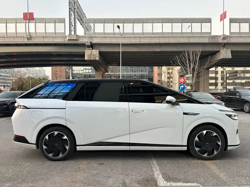 XPeng X9 2024 из CN, фото 8