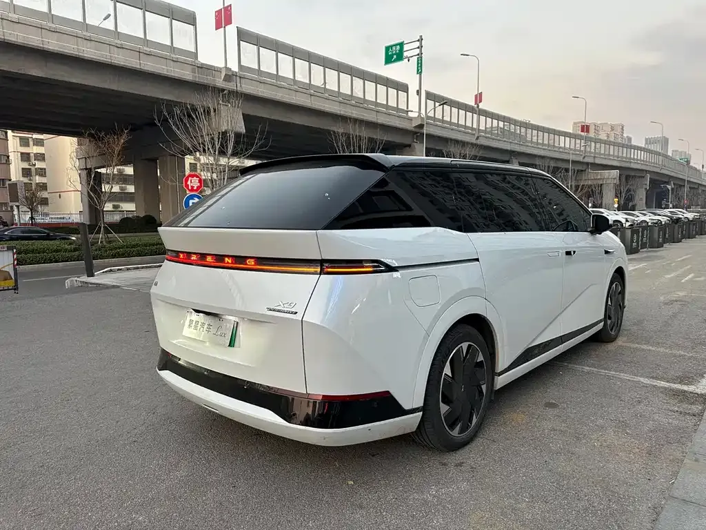 XPeng X9 2024 из CN, фото 2