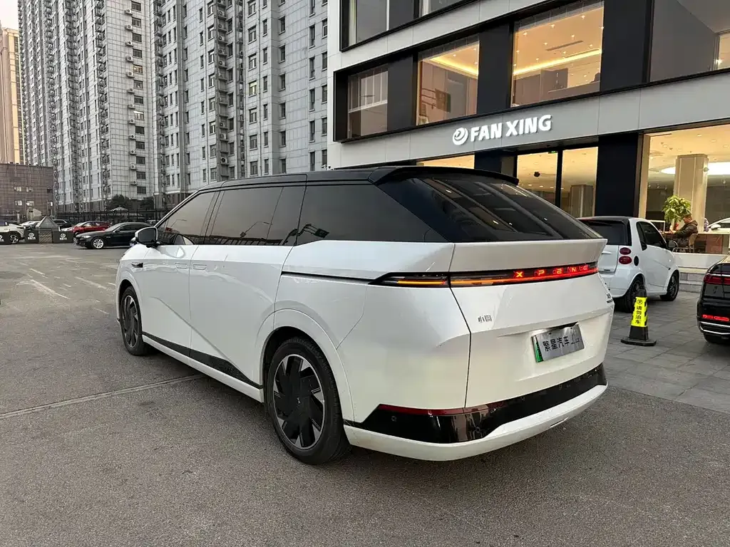 XPeng X9 2024 из CN, фото 3