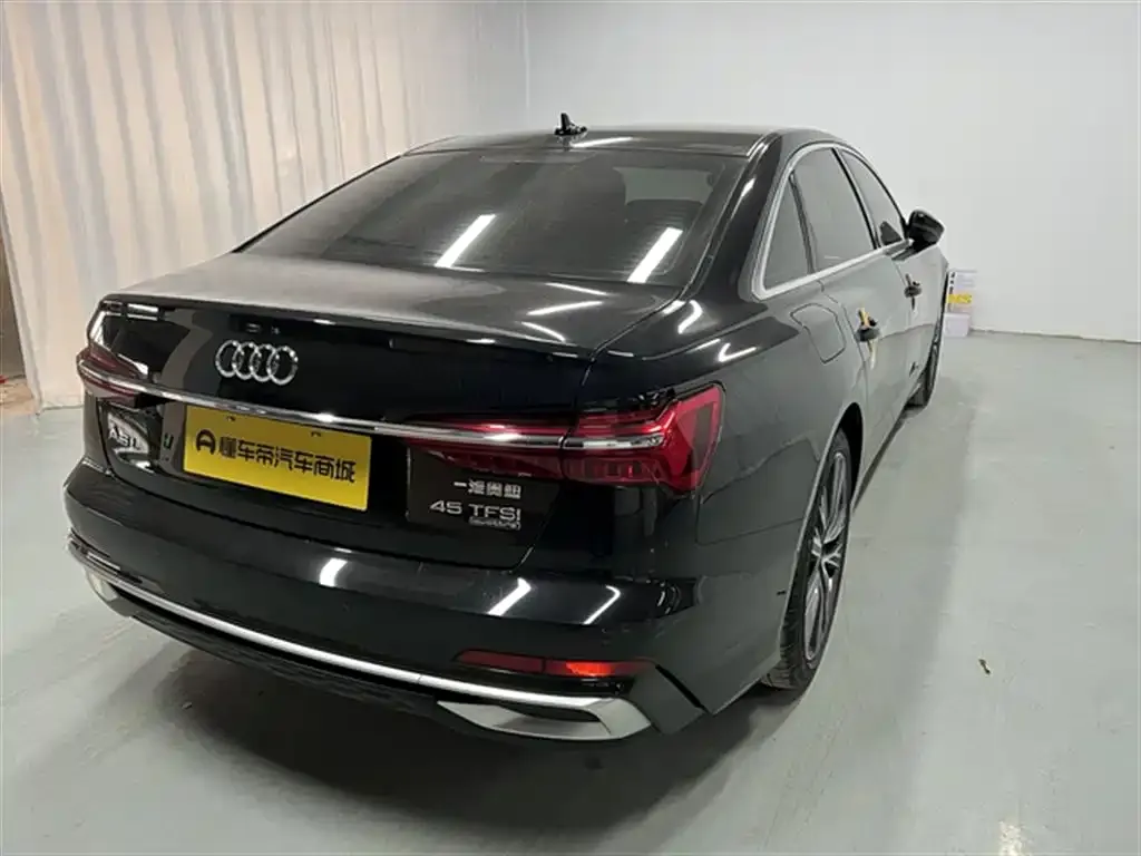 Audi A6L — фото 2