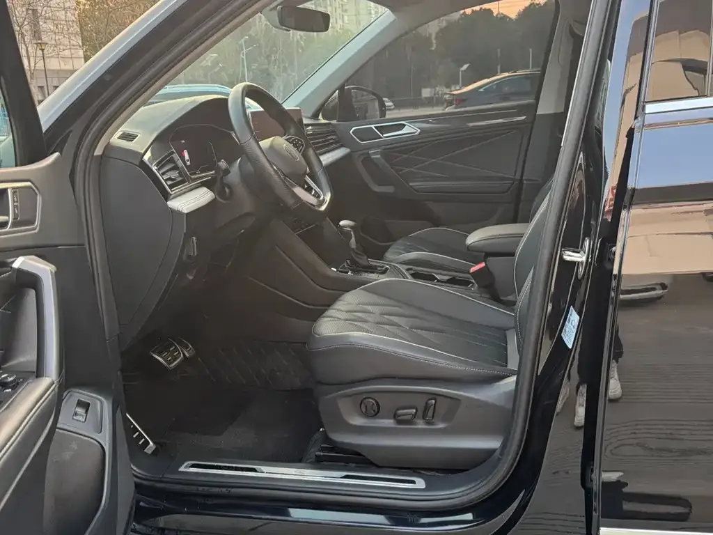 Volkswagen Tiguan L 2023 из CN, фото 5