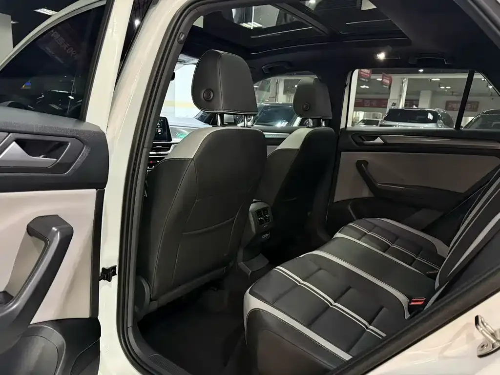 Volkswagen T-Roc 2025 из CN, фото 2