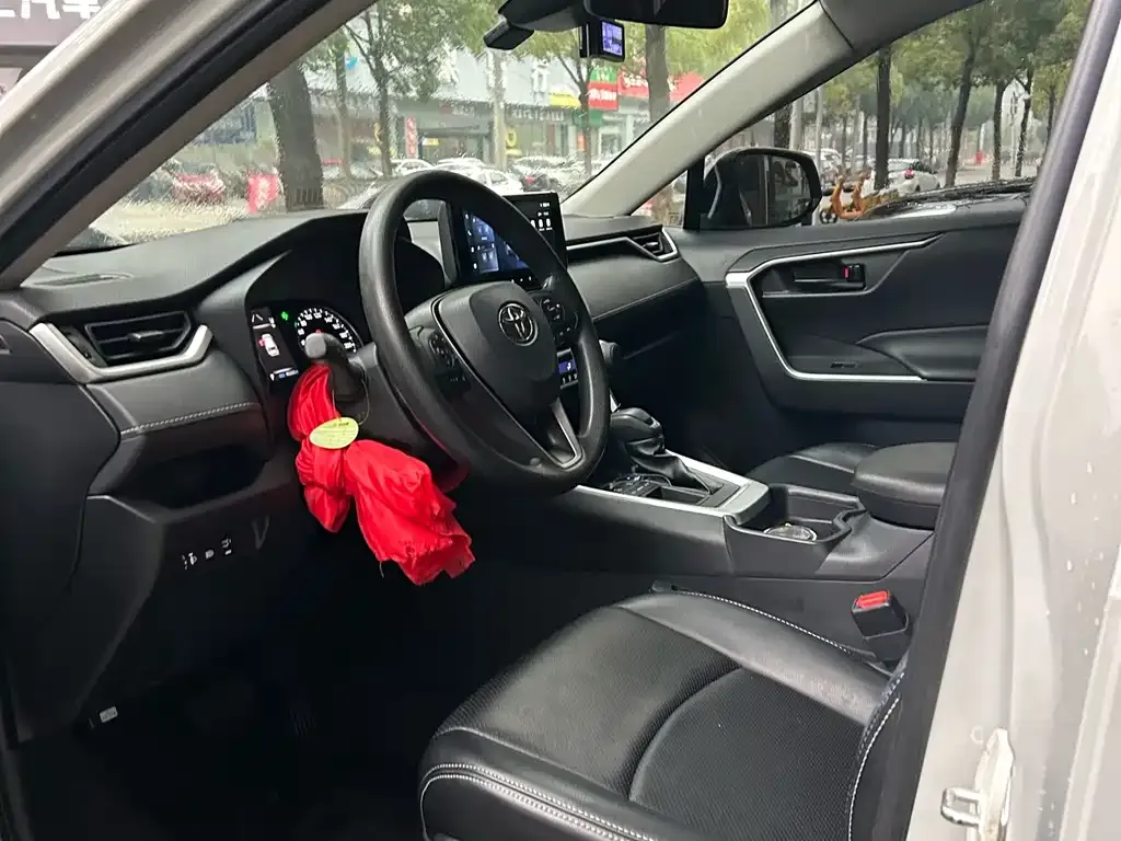 Toyota RAV4 2024 из CN, фото 6