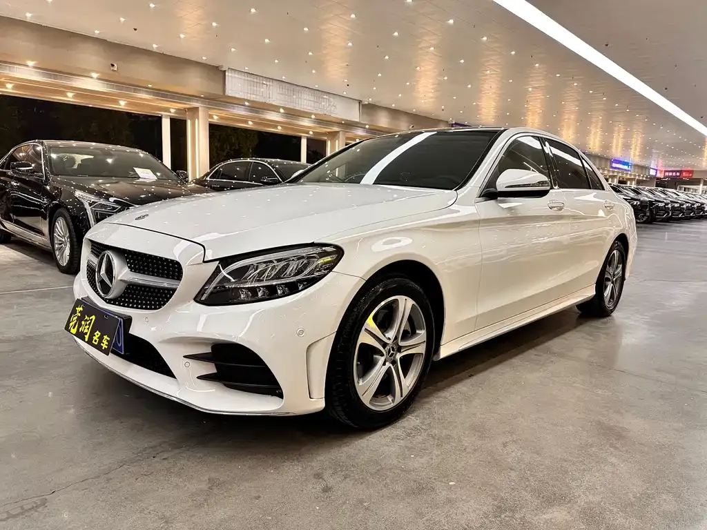 Mercedes-Benz C-Class — фото 1