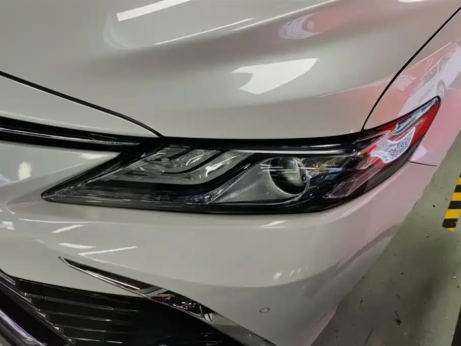 Toyota Camry — фото 4