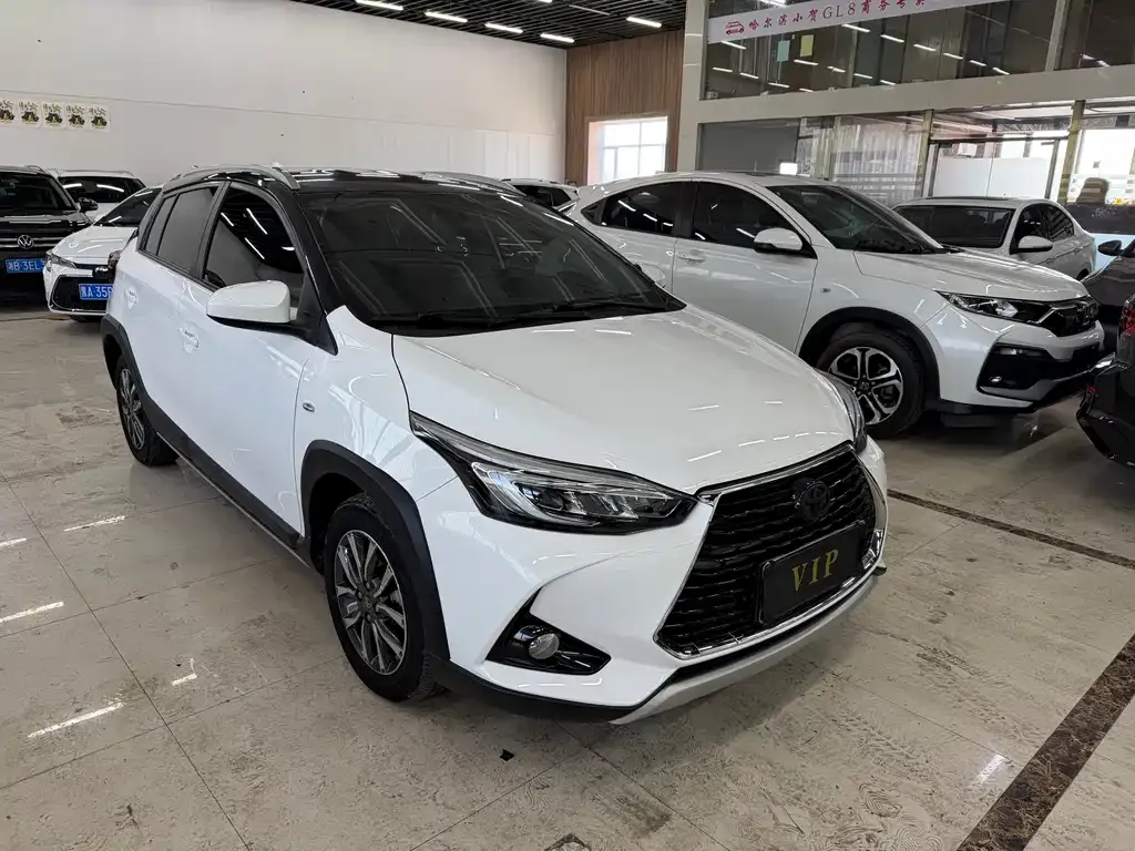 Toyota Yaris L — фото 10
