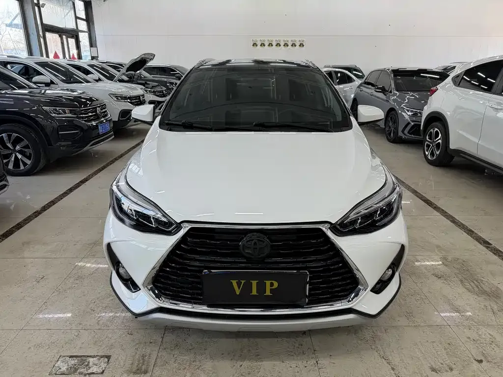 Toyota Yaris L — фото 4