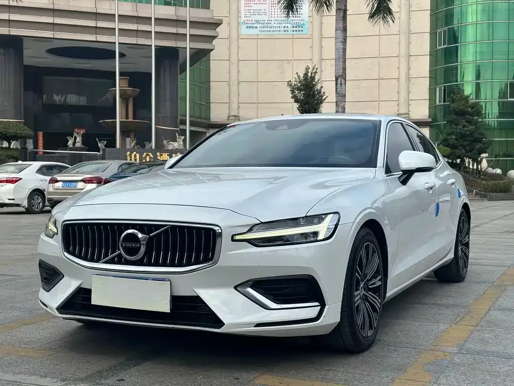 Volvo S60 2021 из CN, фото 1