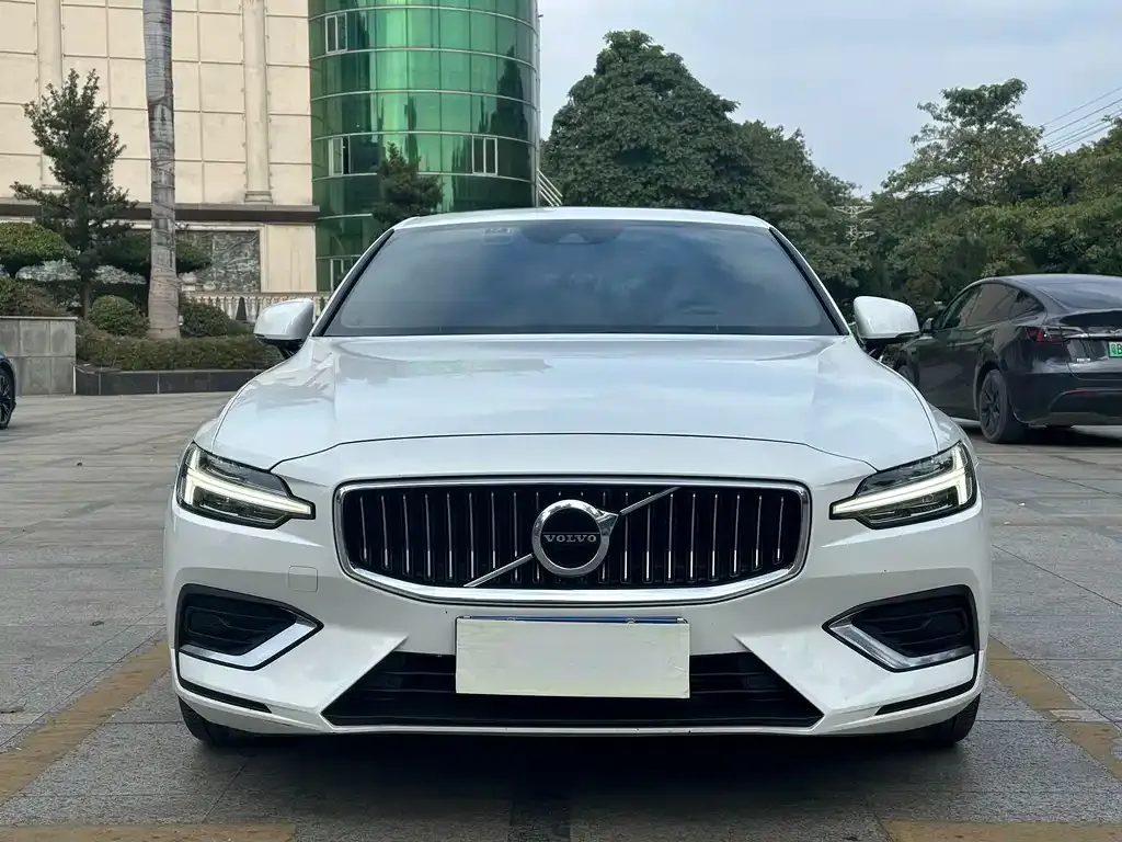 Volvo S60 2021 из CN, фото 2