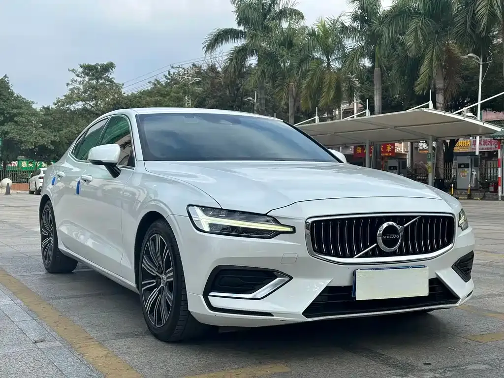 Volvo S60 2021 из CN, фото 3