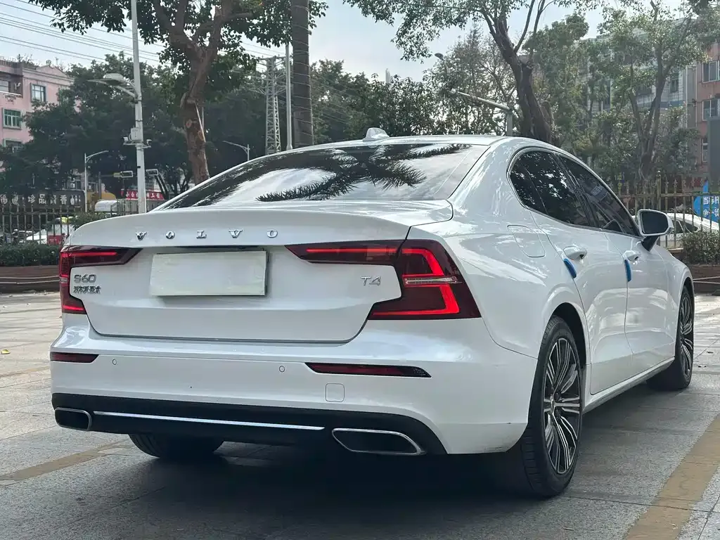 Volvo S60 2021 из CN, фото 10