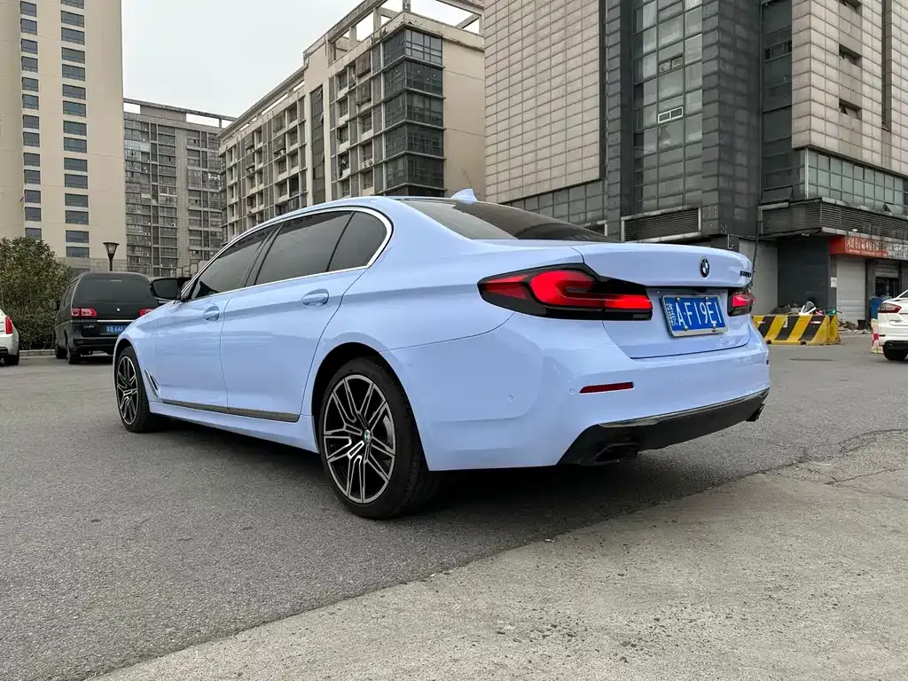 BMW 5 Series — фото 5