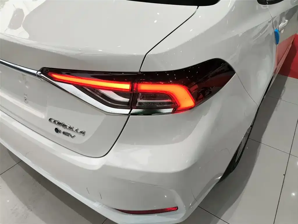 Toyota Corolla 2025 из CN, фото 3