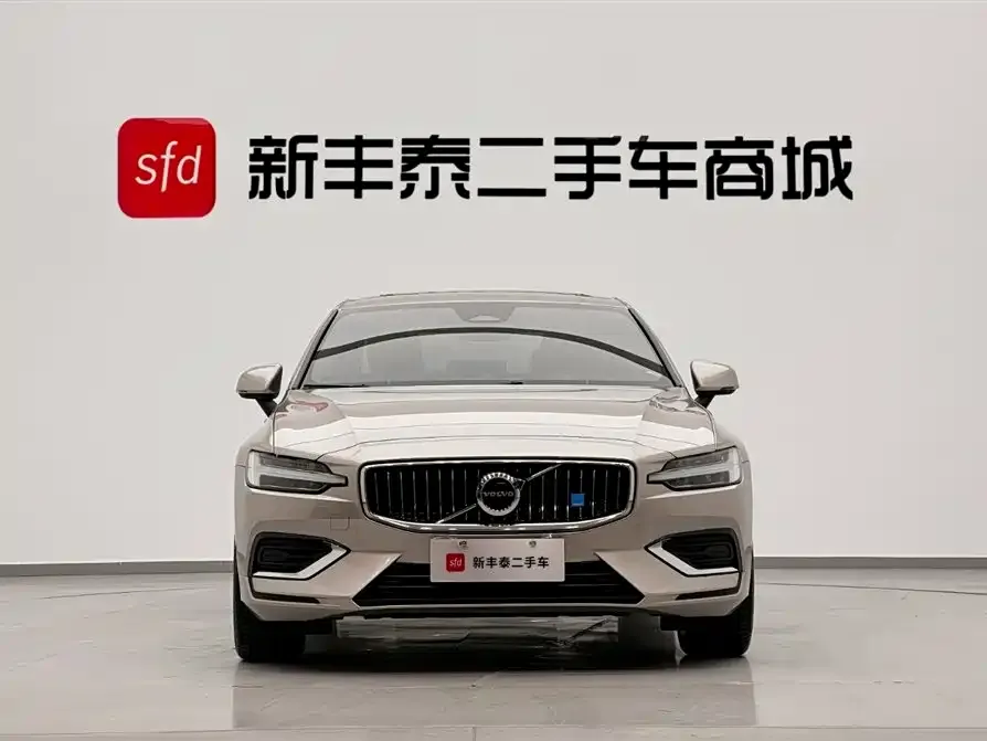 Volvo S60 — фото 10