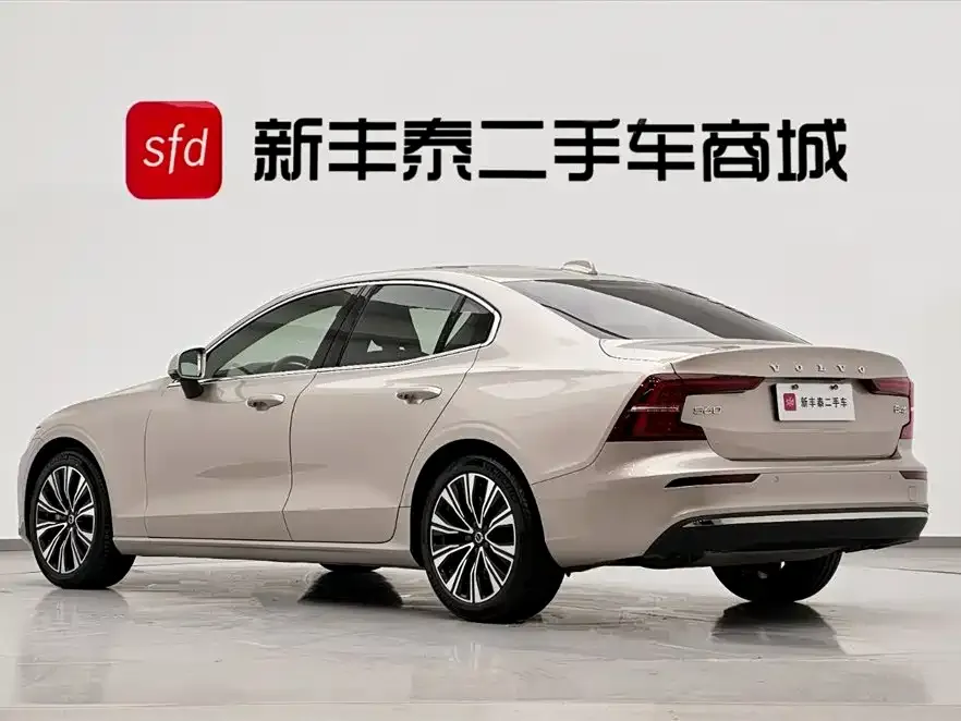 Volvo S60 — фото 4