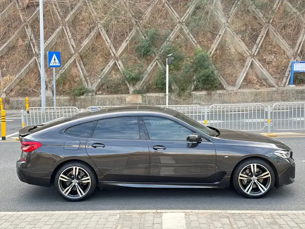 BMW 6 Series GT — фото 10