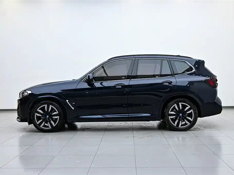 BMW iX3 — фото 7