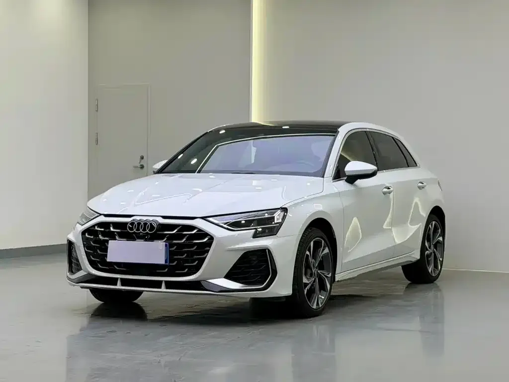 Audi A3 — фото 1