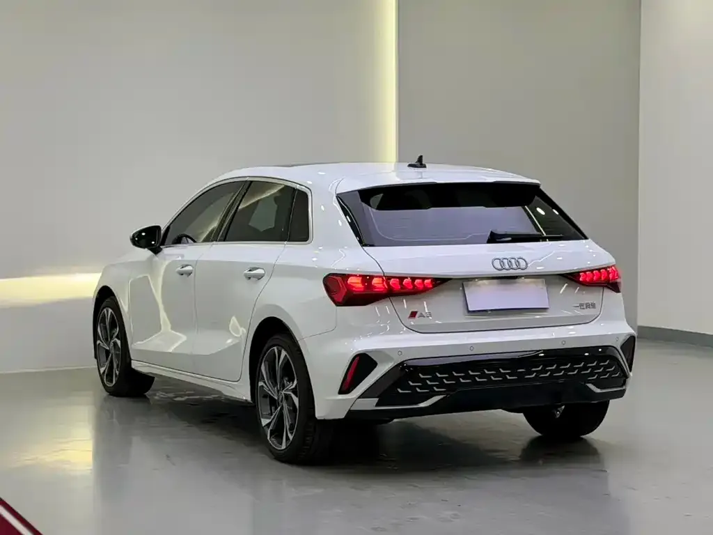 Audi A3 — фото 2