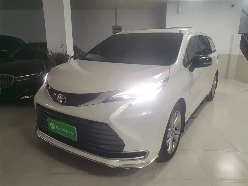 Toyota Sienna 2024 из CN, фото 6