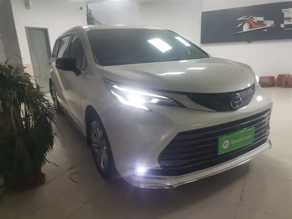 Toyota Sienna 2024 из CN, фото 4