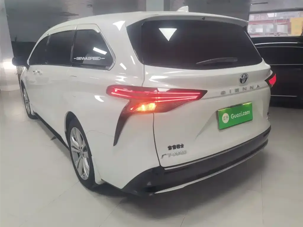 Toyota Sienna 2024 из CN, фото 8