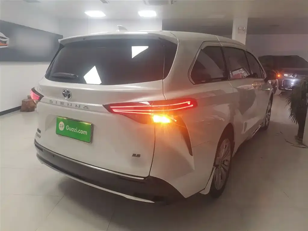 Toyota Sienna 2024 из CN, фото 7
