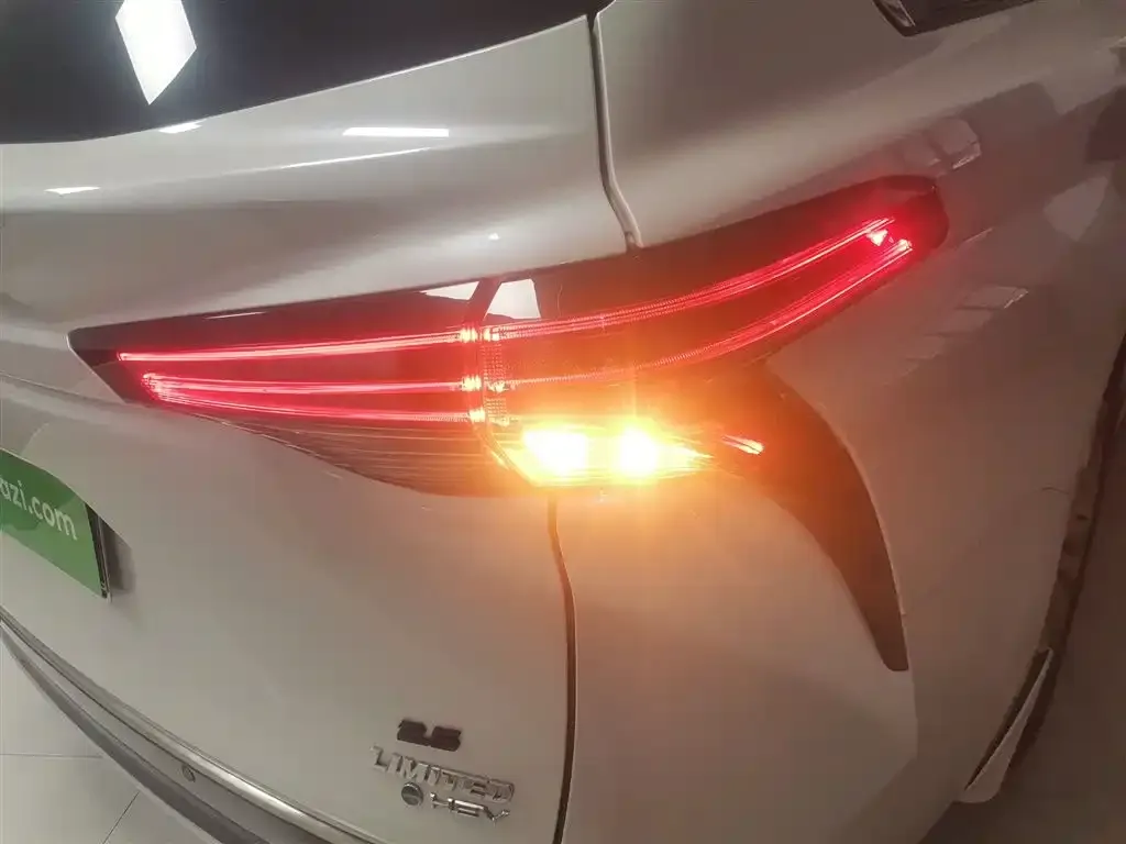 Toyota Sienna 2024 из CN, фото 10